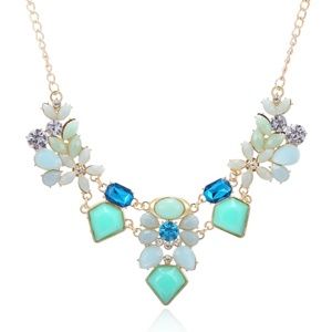 Beautiful Blue Statement Necklace, NEW